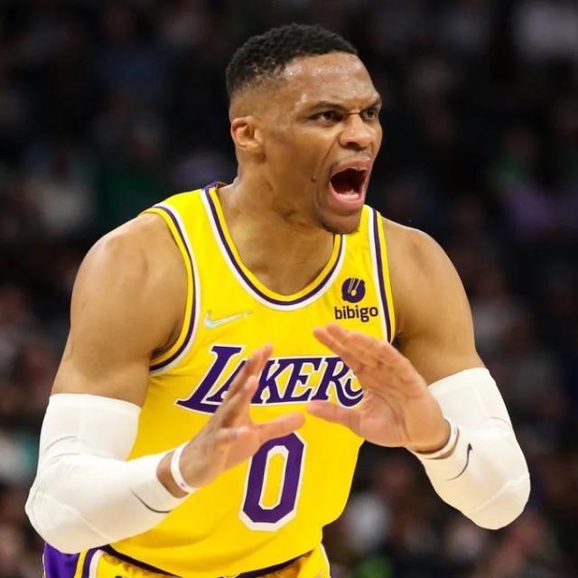 PG模拟器-詹皇里程悲之夜湖人迎重大利好 韦少已彻底复苏？