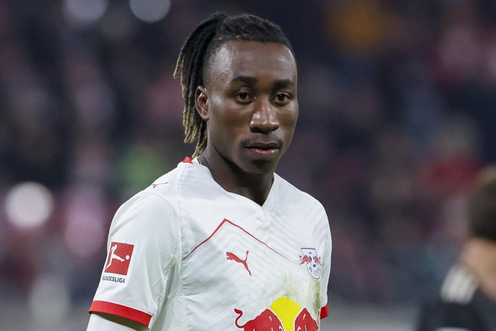 PG模拟器官方网站-豪掷6000万欧元!英超双雄围剿巴萨,疯抢19岁足坛天才|巴塞罗那|利物浦|切尔西|转会|莱比锡红牛_新浪体育_新浪新闻